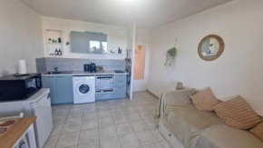 Studio paisible, belle vue et proche de la mer, Clim, Fibre et parking